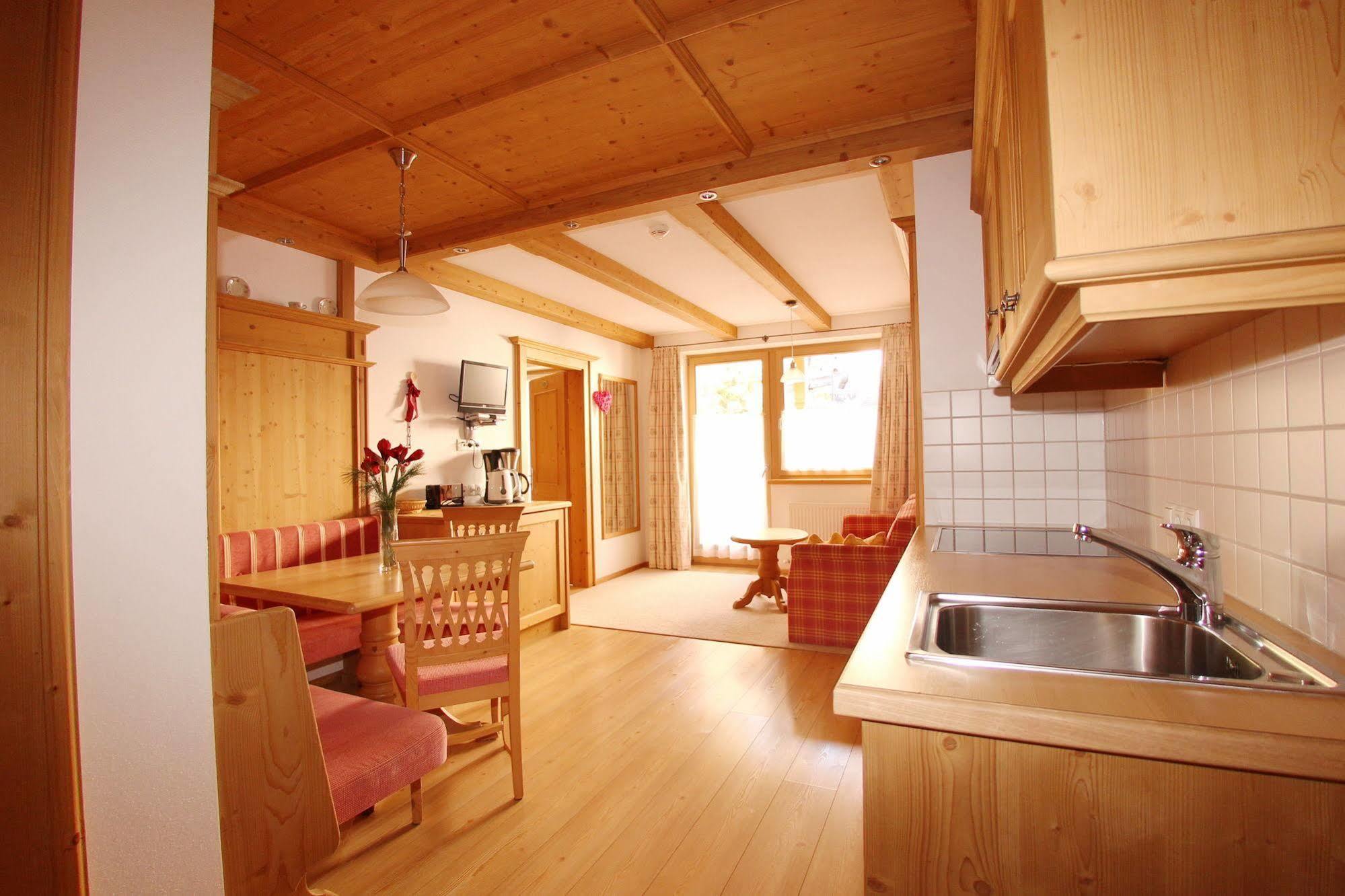 Das Gaestehaus Schneider Am Dorfplatz Alpbach Exteriér fotografie