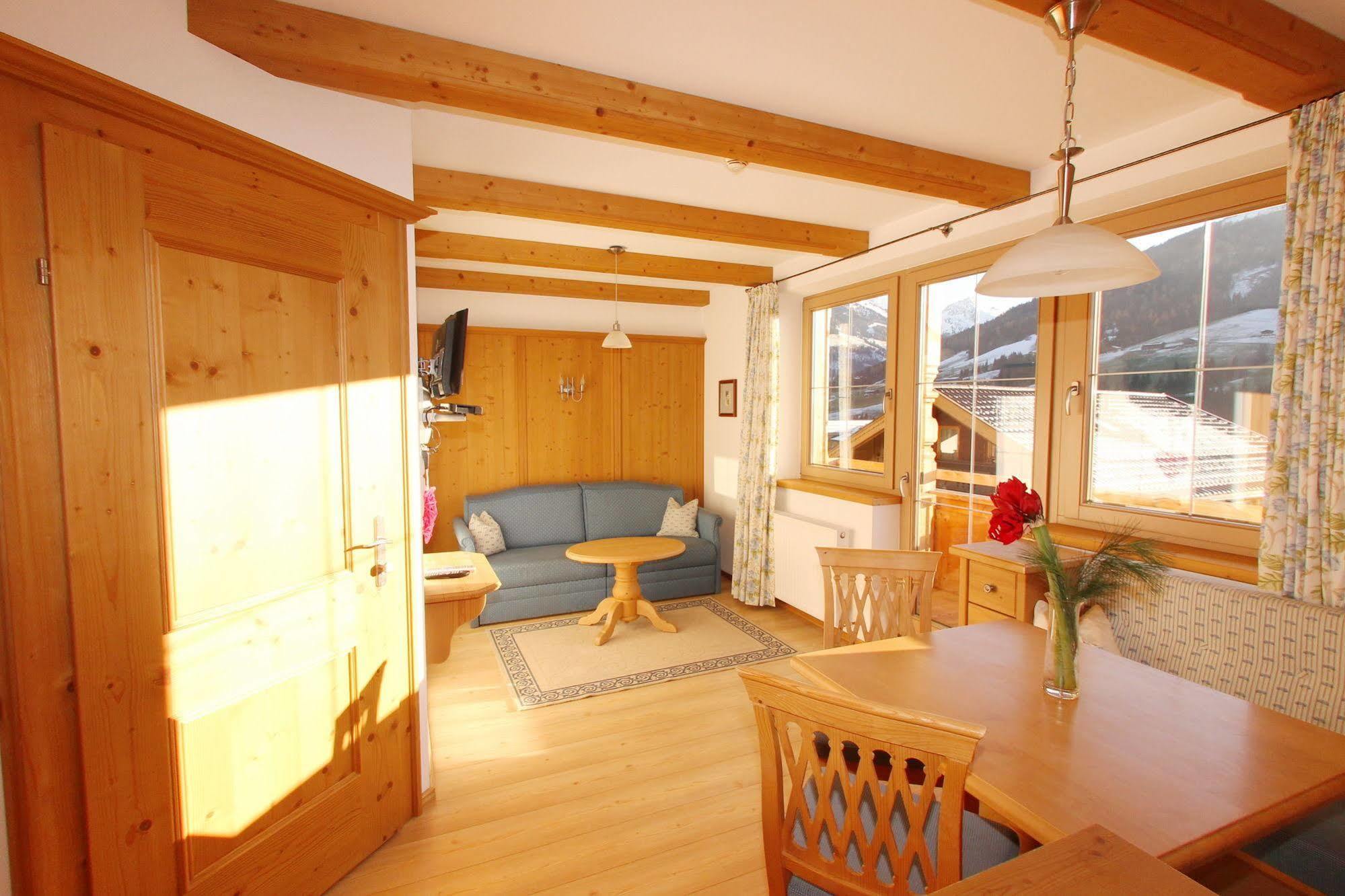 Das Gaestehaus Schneider Am Dorfplatz Alpbach Exteriér fotografie
