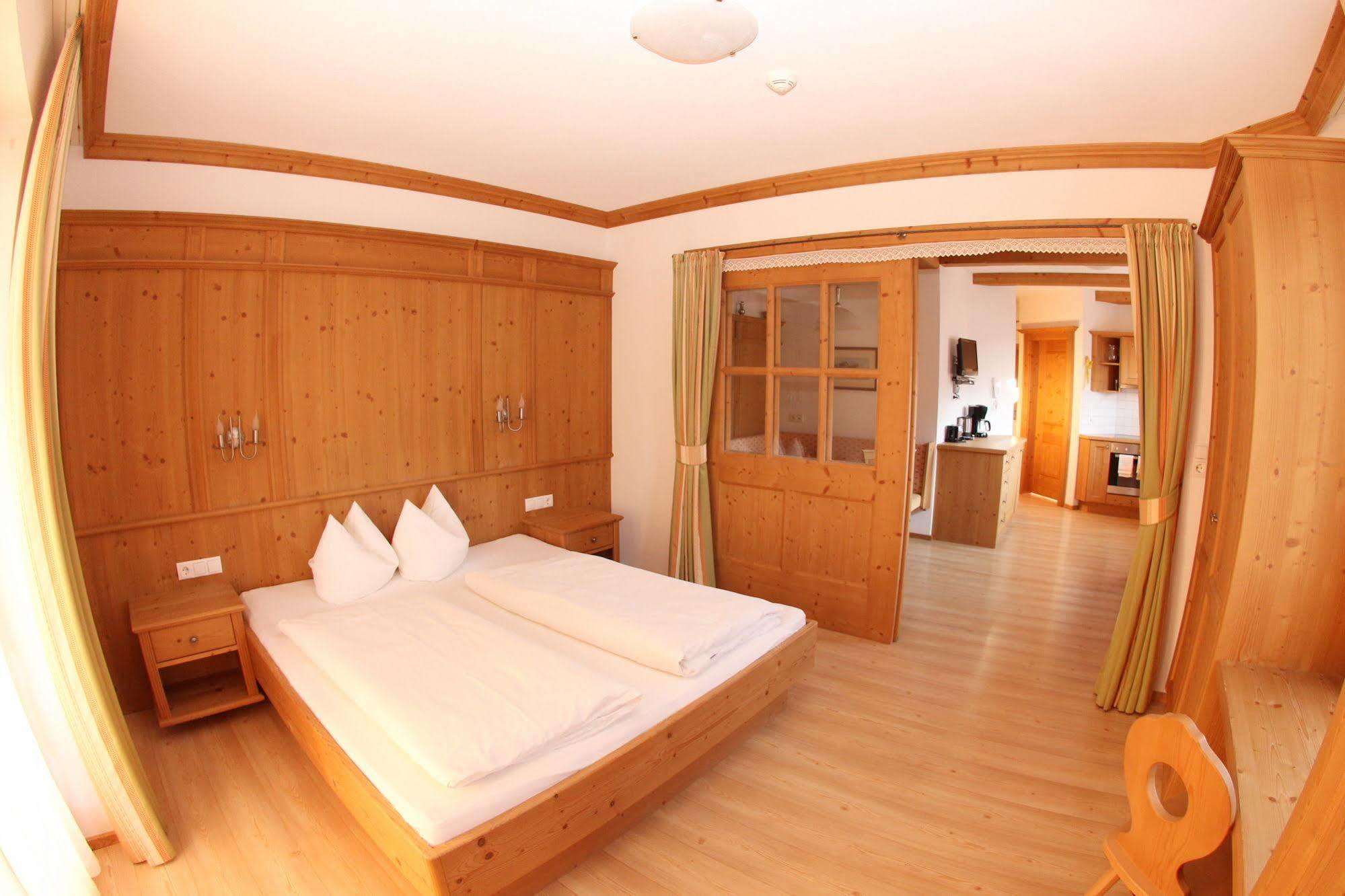 Das Gaestehaus Schneider Am Dorfplatz Alpbach Exteriér fotografie
